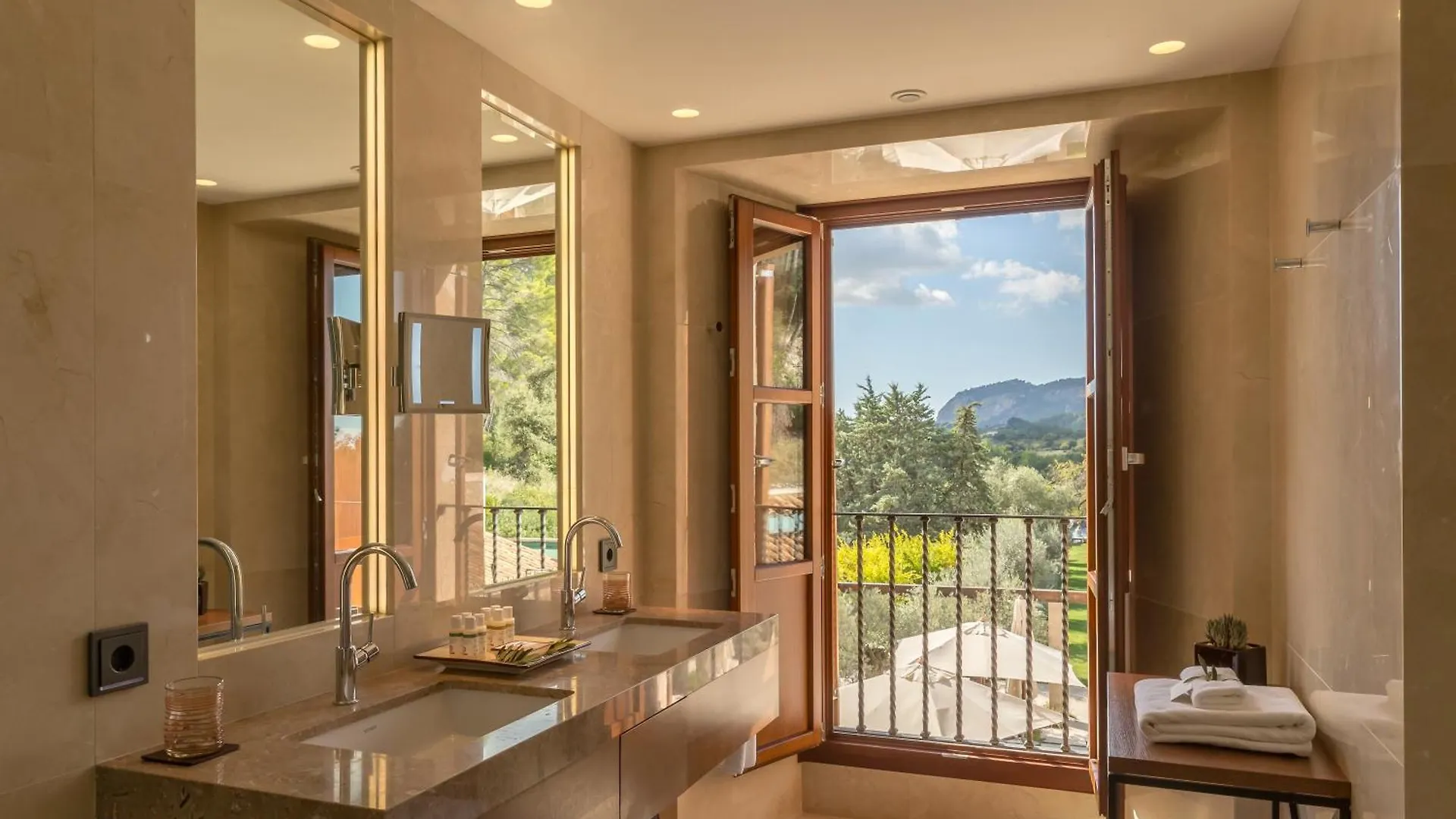 *****  Castell Son Claret - The Leading Hotels Of The World Es Capdella Hiszpania